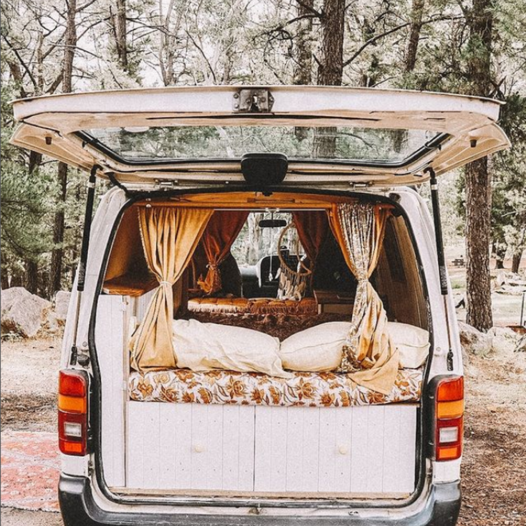 SUV en pleine nature - Road Trip en Australie